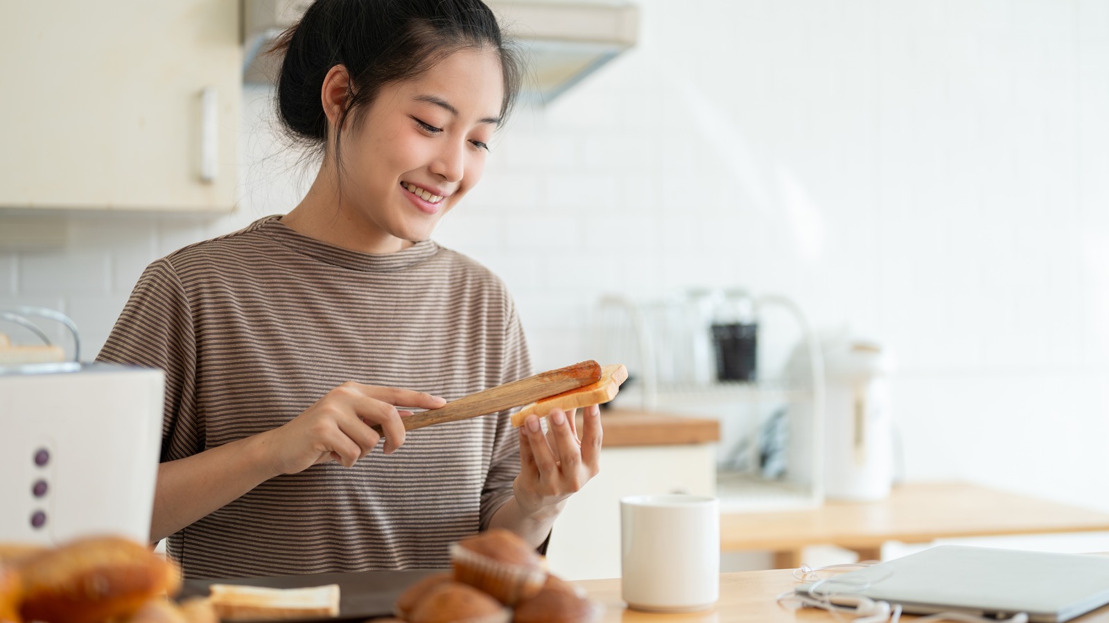 What happens when you eat sourdough bread for breakfast (and the best ways to do it)